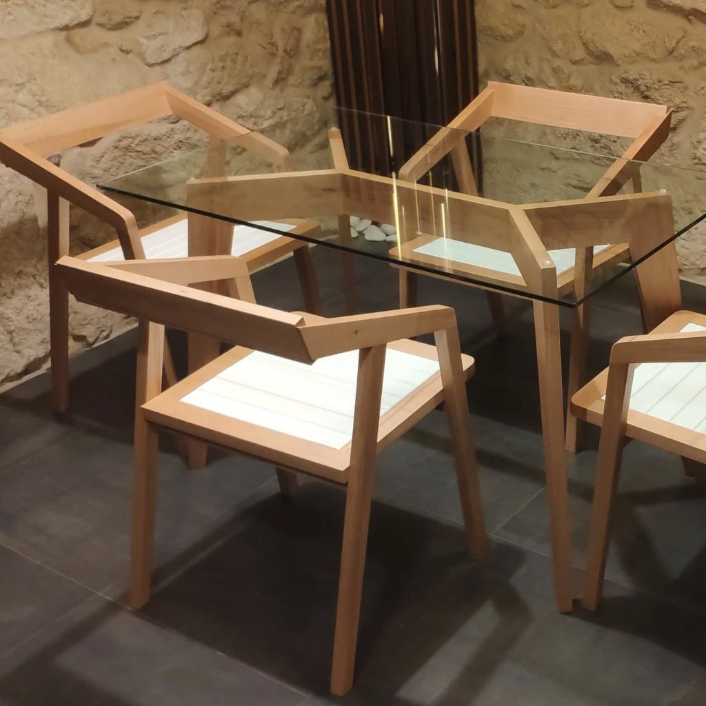 Instagram post from valdo_romero. This post is in position 5.