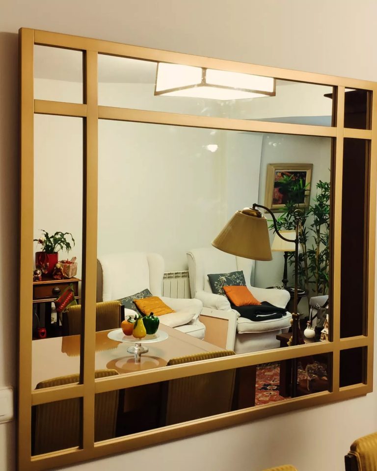 Instagram post from valdo_romero. This post is in position 13.