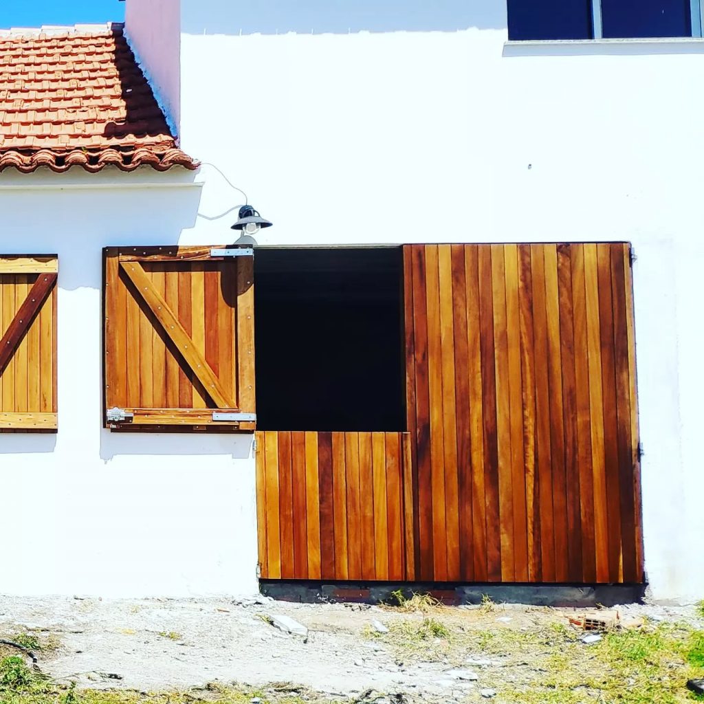 Instagram post from valdo_romero. This post is in position 0.