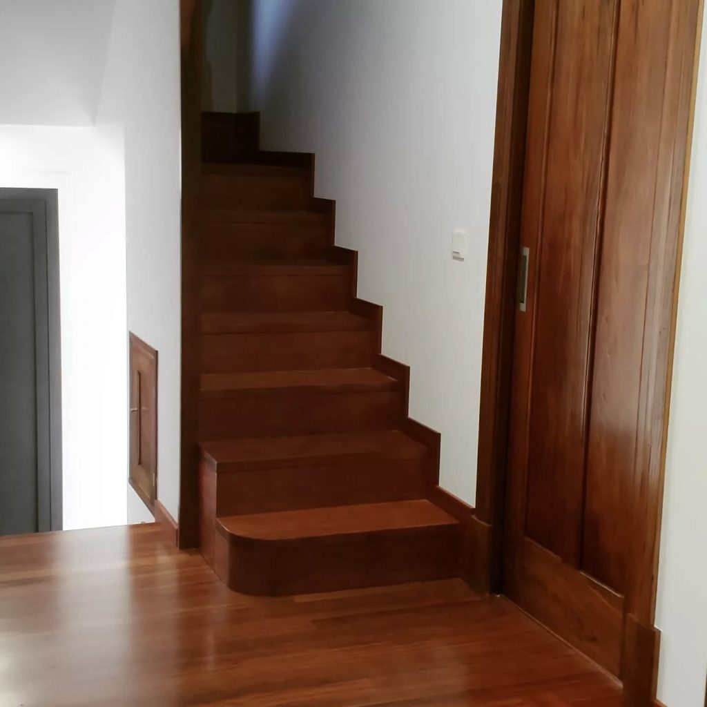 Instagram post from valdo_romero. This post is in position 8.