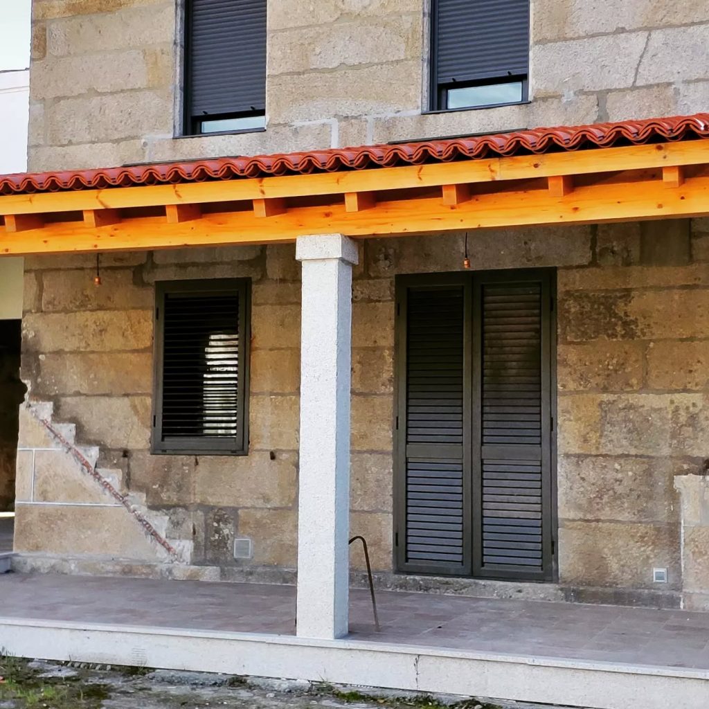 Instagram post from valdo_romero. This post is in position 6.