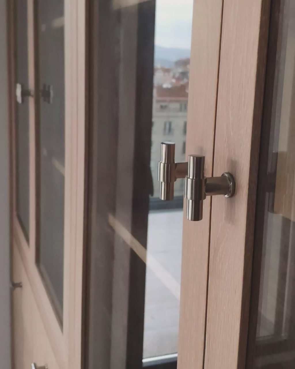 Instagram post from valdo_romero. This post is in position 2.