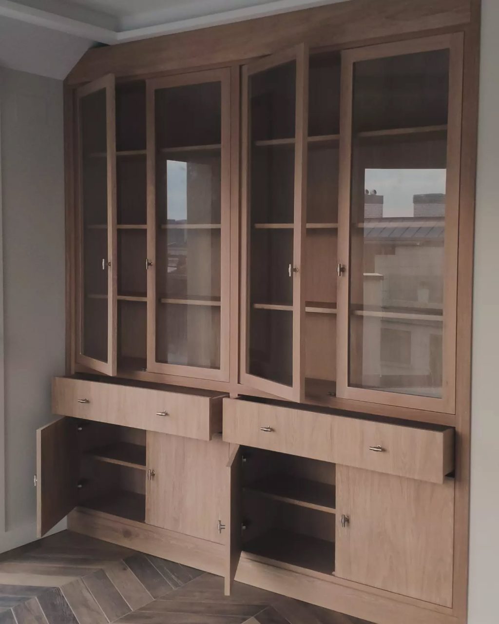 Instagram post from valdo_romero. This post is in position 1.