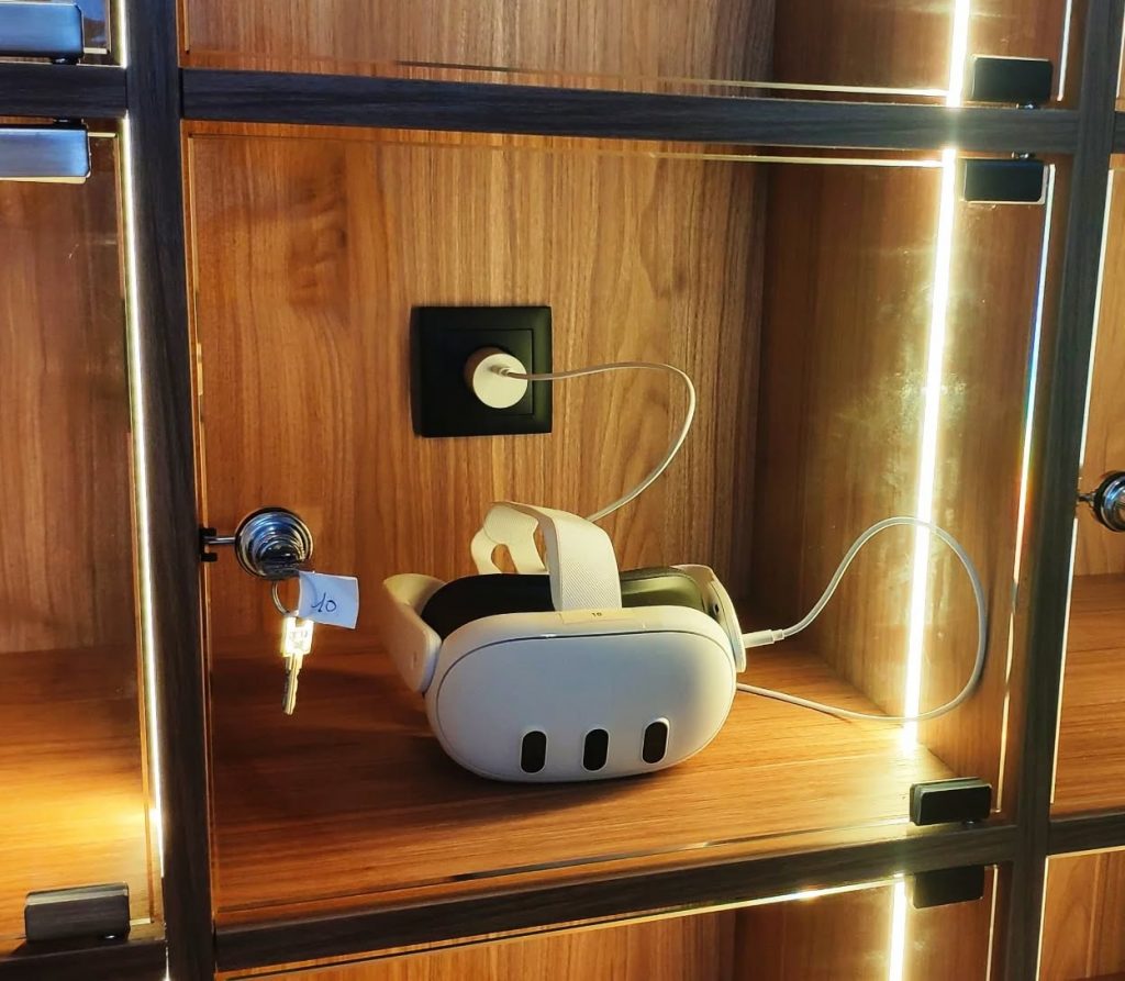 Instagram post from valdo_romero. This post is in position 5.