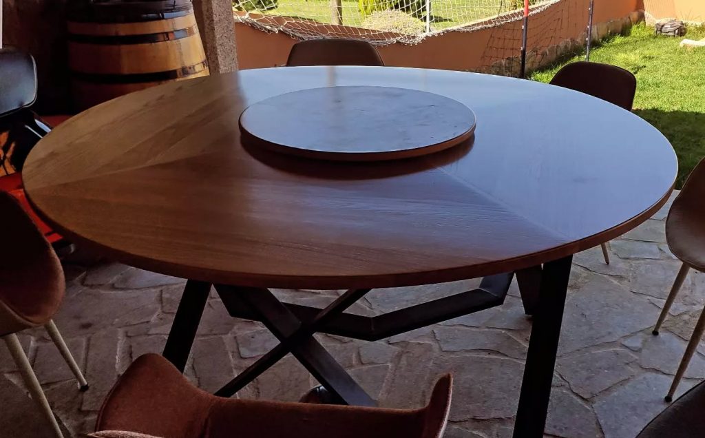 Instagram post from valdo_romero. This post is in position 1.