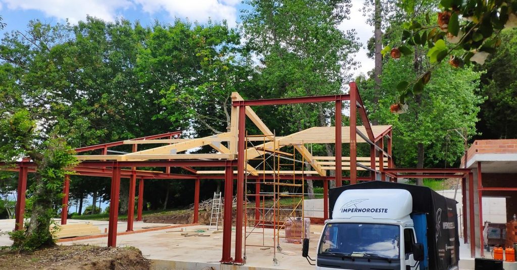 Instagram post from valdo_romero. This post is in position 1.