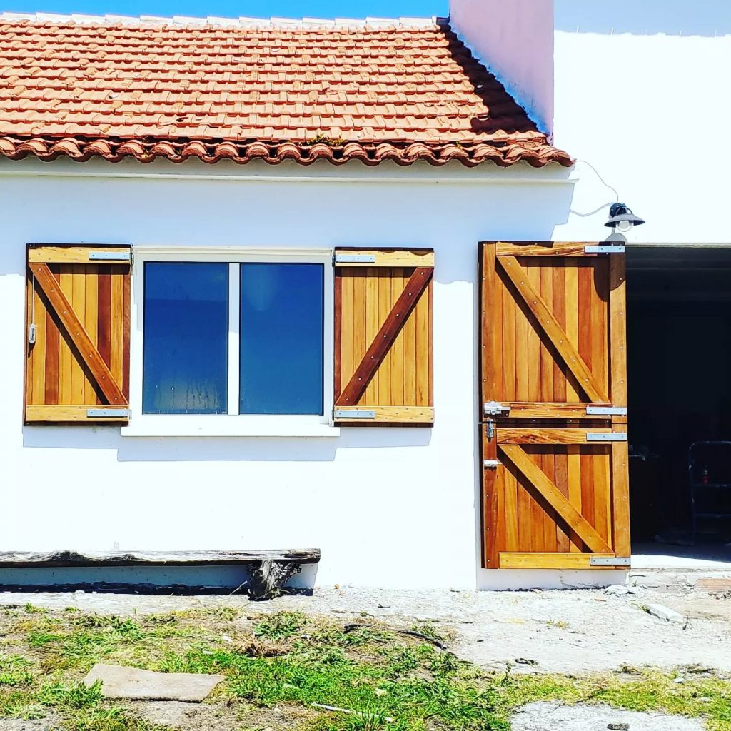 Instagram post from valdo_romero. This post is in position 1.