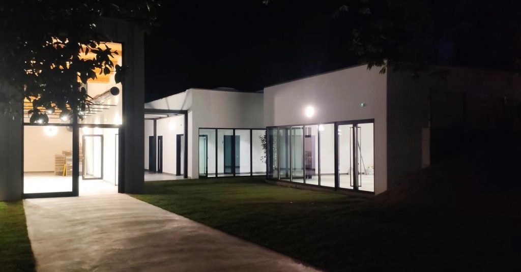 Instagram post from valdo_romero. This post is in position 9.